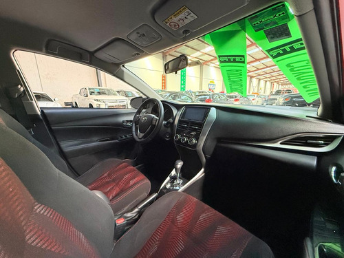Toyota Yaris S. SEDAN