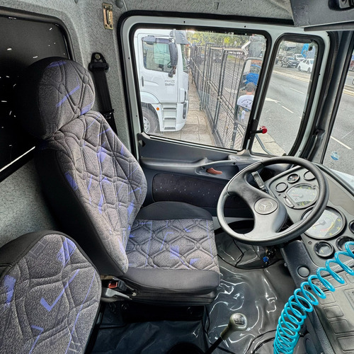 Mercedes L1318 Ano 2012 Toco 4x2 Chassi Único Dono Financia