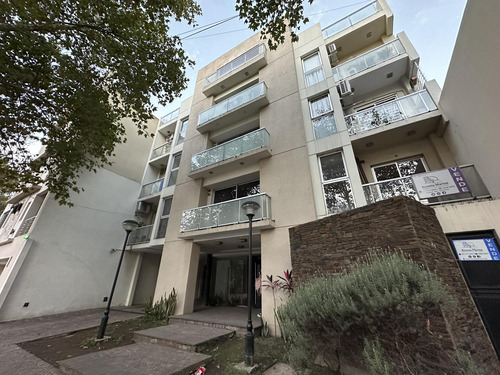 Departamento Dos Ambientes En Alquiler, Lomas De Zamora