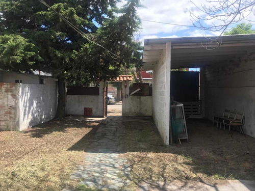 Casa Para Reciclar De 3 Ambientes Cochera Parque