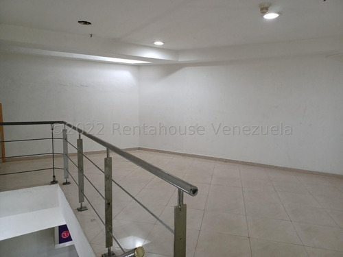 Imagen 9 de 10 de Local Comercial De 124m2 En Alquiler En El C.c. Galerias Ávila En San Bernardino / Carolina Garayburu 04123188826 / 23-11765