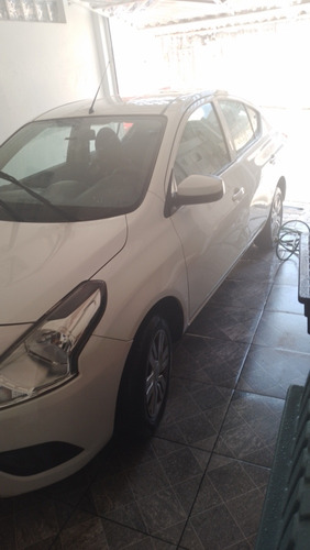 Nissan Versa 1.6 16v S 4p