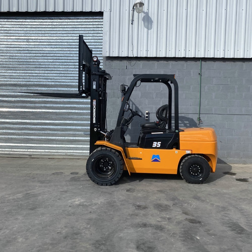 Autoelevador 3500kg 3.5 Toneladas Triple Torre 4.5m Duales