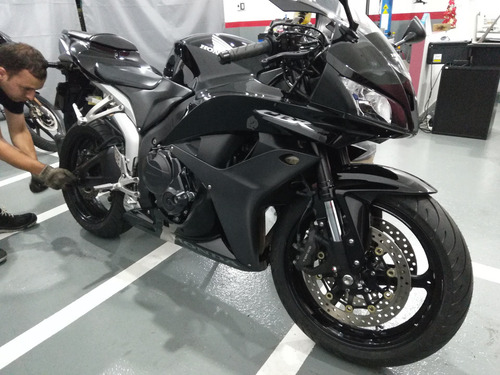 Michelin 180 55 17 Pilot Road 2 Kawasaki Z900