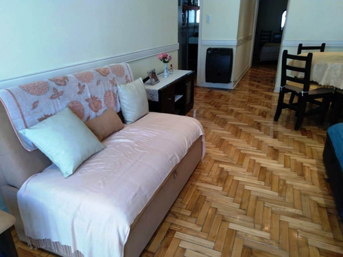 Imagen 11 de 20 de Venta 2 Ambientes A La Calle C/balcón Saliente Zona Centro