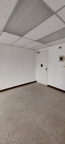 Imagen 3 de 13 de Oficina En Alquiler Urb. La Campiña C-19402