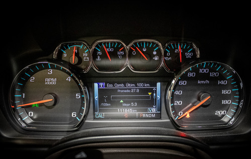 Chevrolet Suburban 5.3 Ltz 4x4 Mt