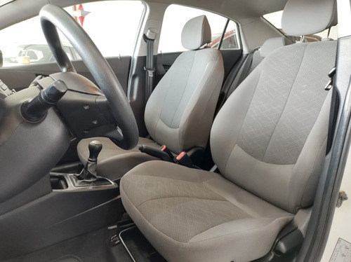 Imagem 2 de 11 de Hb20s Confort Plus 1.0 Manual 2019 Branco