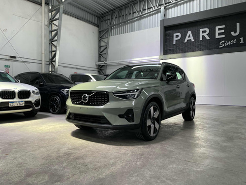 Volvo Xc40 Xc 40 R Design Hibrida Igual A 0