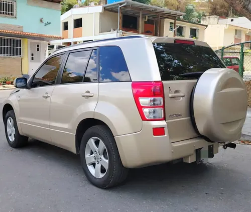 Suzuki Grand Vitara V6