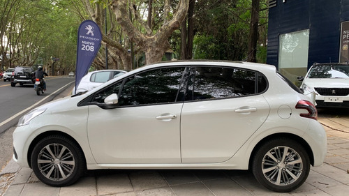 Peugeot 208 Feline Tiptronic