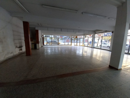 Imagen 6 de 10 de Local En Alquiler En Belén De Escobar