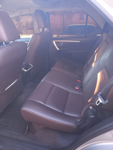 Imagen 6 de 10 de Toyota Sw4 2018 2.8 Srx 177cv 4x4 7as