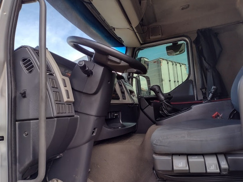 Imagem 10 de 15 de Caminhão Truck Vm 270 Impecável 2013
