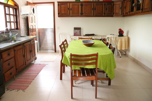 Casa 4 Quartos Sendo 3 Suites E 6 Banheiros