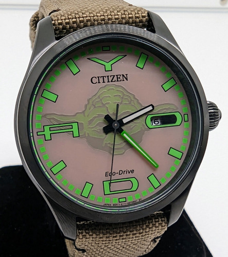 Reloj Citizen Yoda Star Wars Original Para Caballero E-watch Color de la correa Negro Color del bisel Negro Color del fondo Café