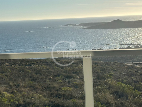 Parcela De 5.060m2 Con Casa Como Nueva En Ocho Quebradas