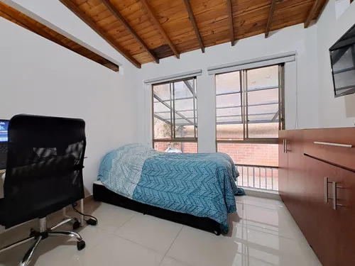 Casa En Venta En La Mota. Cod V17206
