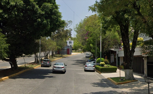 Casa De Adjudicación Bancaria En Venta Ubicada En Circuito Músicos, Ciudad Satélite, Naucalpan De Juárez, Estado De México. Cmr.