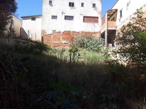 Casa Em Baependi Mg, Terra De Nhã Chica, Com 04 Quartos , Terreno 1.000 M2, Com Comercio Alugado Em Baixo. - 310