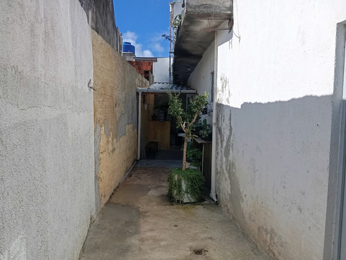 Vendo Sobrado Com 6 Cômodos