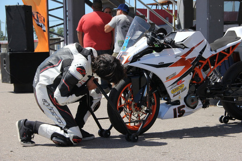 Imagen 9 de 10 de Caballete Elevador Delantero Brokko Ktm Duke 200 390 + Perno