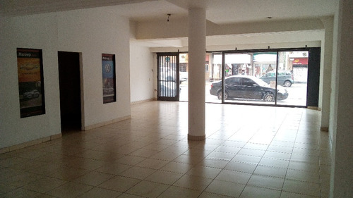 Imagen 3 de 8 de Locales A La Calle - Venta