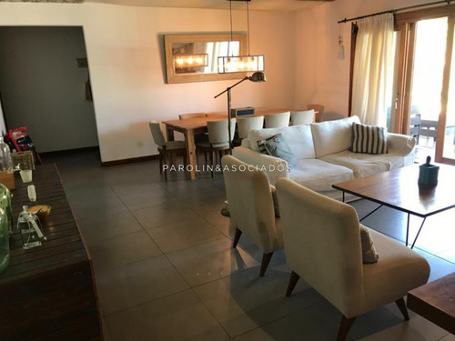 Casa 2 Dormitorios En Jardines De Cordoba, Punta Del Este -ref:2335