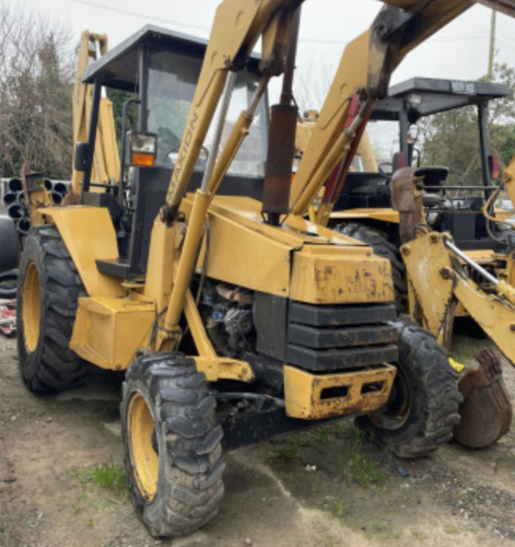 Minicargadora Implementó Aditamento Excavador Bob Cat 607