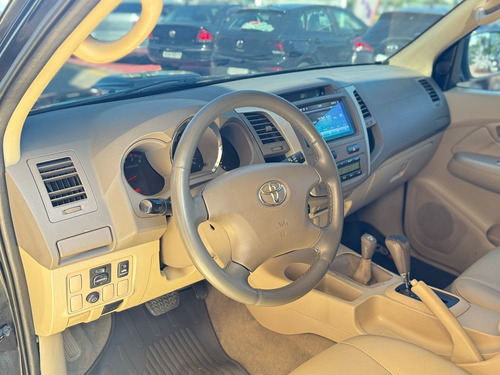 Toyota Hilux SW4 3.0 Srv 7l 4x4 Aut. 5p