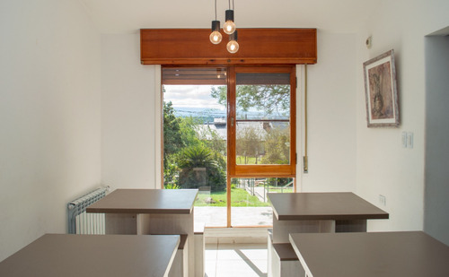 Casa En Las Sierras De Carlos Paz · Con Pileta Y Cochera · Patio · Luminoso · Vista A Carlos Paz · Venta