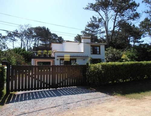 Imagen 2 de 30 de Venta De Casa De 4 Dormitorios En Pinares