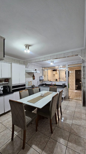 Casa Triplex À Venda Em Condomínio, 4 Quartos, 4 Banheiros, Varanda, 2 Vagas