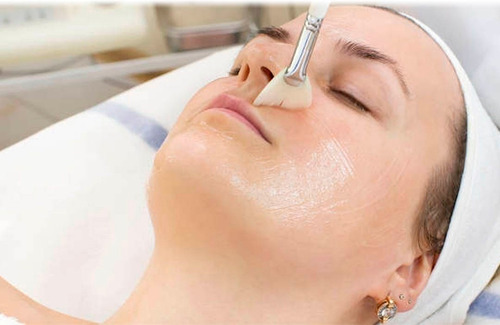Imagen 4 de 5 de Limpieza De Cutis Peeling Mascara Retinol Q10 Fototerapia