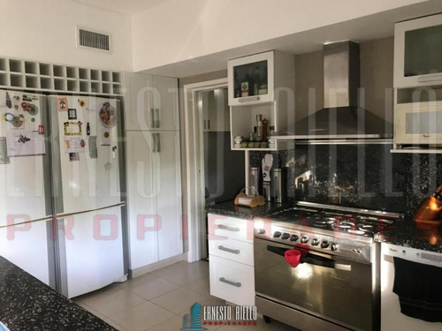 Casa En Venta En Club De Campo Abril
