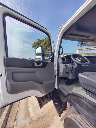 Vw 11180 Delivery Prime 2022 Com Bau De 4,80 Mtrs Isolado