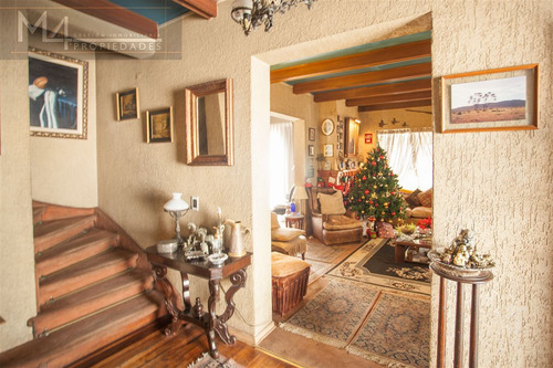 Casa En Tranquilo Barrio De Ñuñoa 6dorm 4bañ Y 2estc