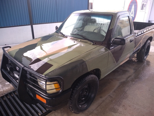 Toyota Hilux 1997 2.8 S/cab 4x2 D Dlx