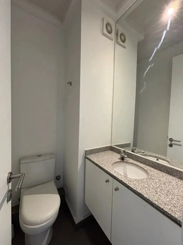 Arriendo Of Amplios Espacios 2p 2e 2 Baños Vitacura