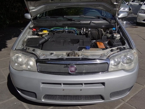 Imagem 2 de 8 de Fiat Palio Weekend Hlx