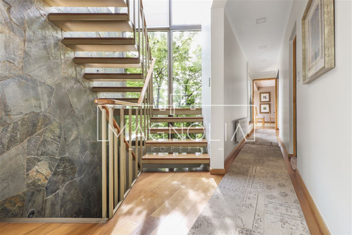 Casa En Arriendo De 6 Dorm. En Las Condes