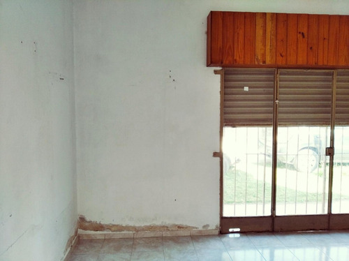 Imagen 19 de 26 de Venta De Casa De 4 Ambientes + Local En Merlo