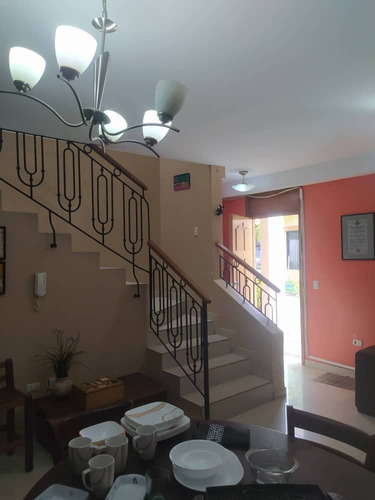 Townhouse En Villa Shirak Callejón Mañongo Frente Al Sambil.