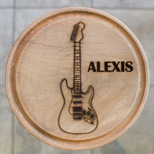 Platos De Algarrobo Personalizados De 22 Cm De Diám. Premium Madera Plato Asado