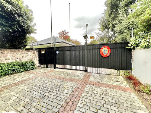 Casa En Venta En Vitacura / Jacques Cazotte