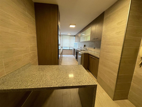 Departamento En Arriendo De 3 Dorm. 2 Estac. En Las Condes