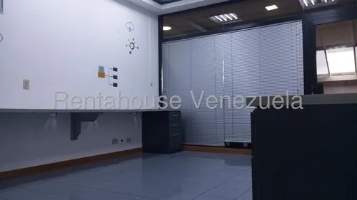 Se Alquila Oficina En La Urbina