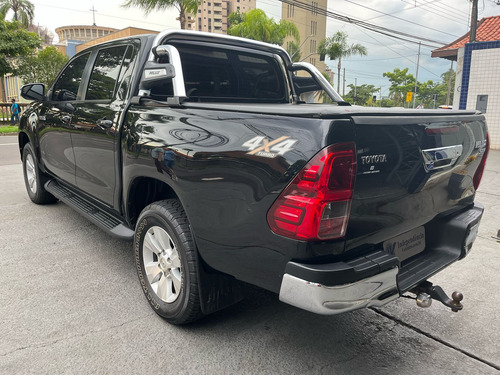Toyota Hilux 2.8 Tdi Srv Cab. Dupla 4x4 Aut. 4p
