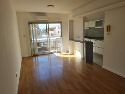 Imagen 7 de 28 de Dos Ambientes Con Cochera En Venta Frente Olivos