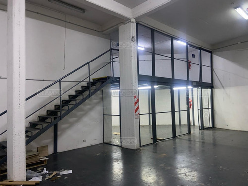 Edificio En Block En Balvanera, Capital Federal. Impecable. Habilitado Para Venta Mayorista Y Droguería. Ideal Sistema De Salud Y Alimentación